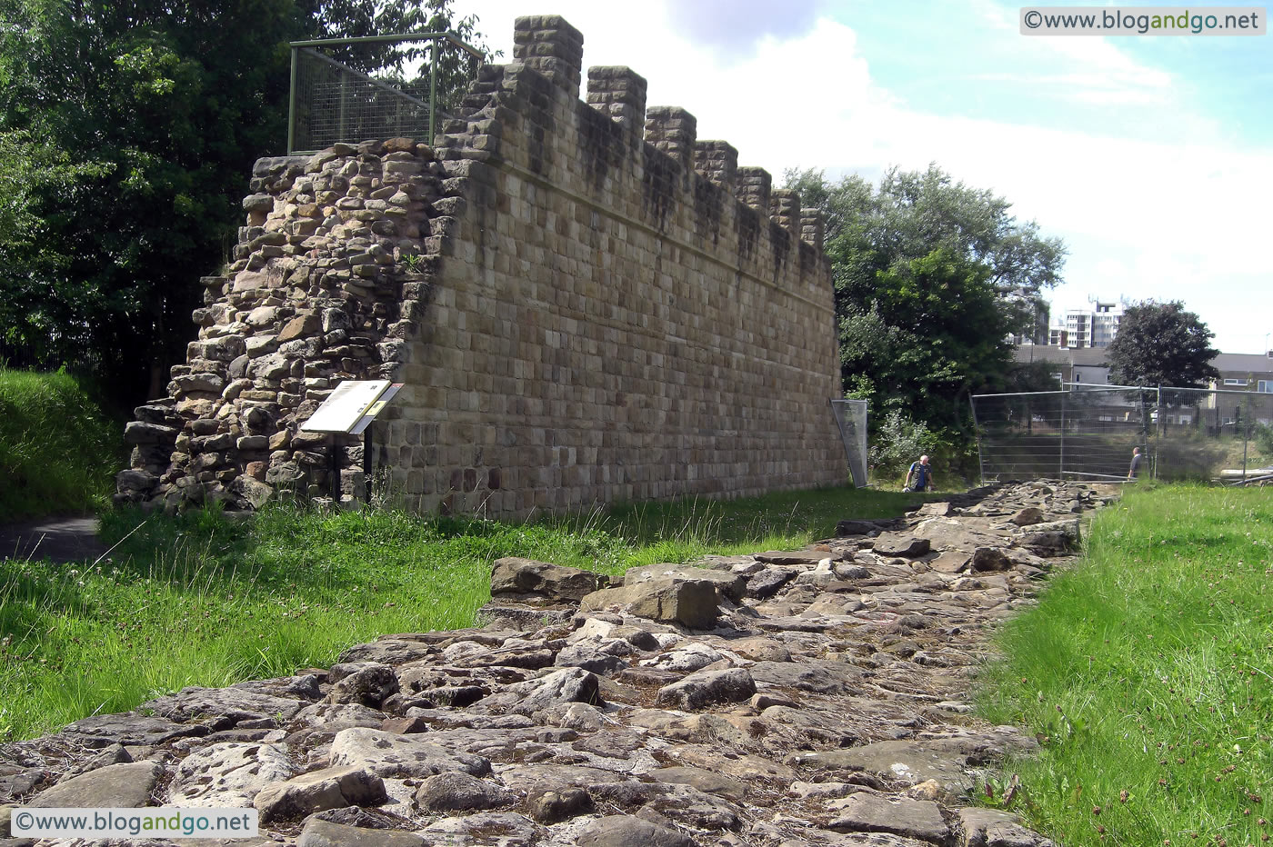 Hadrian's Wall Path - Wallsend (Segdenum) wall reconstruction